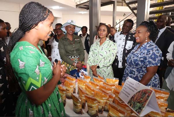 Batswana First Lady Mrs Neo Jane Masisi and Amai Mnangagwa listen to Tafadzwa Dhliwayo during a tour of University of Zimbabwe Innovation hub yesterday. Tafadzwa benefited from a study tour to Spain which was organised by Dr Mnangagwa last year.