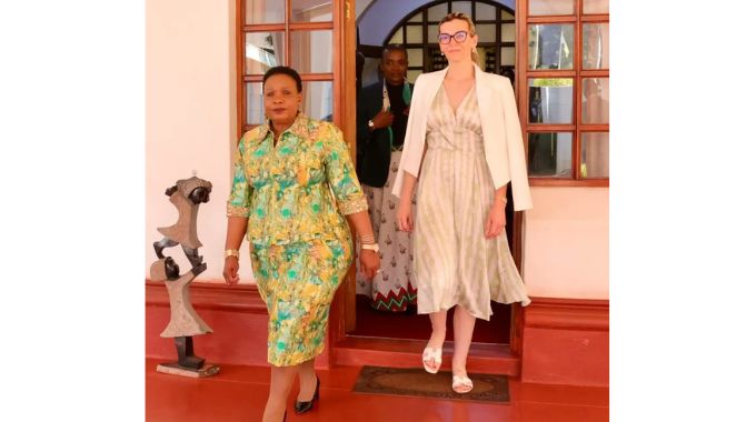 First Lady Dr Auxillia Mnangagwa sees off Guinean First Lady Mrs Lauriane Doumbouya after she paid her a courtesy call at Zimbabwe House yesterday. – Pictures: John Manzongo