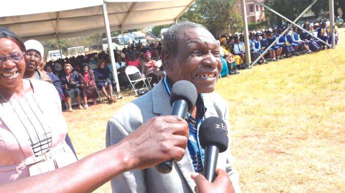 An elderly man expresses his views on the wayward behaviour and drug abuse by youths during an interactive session with First Lady Dr Auxillia Mnangagwa who donated blankets and food hampers to them in Harare