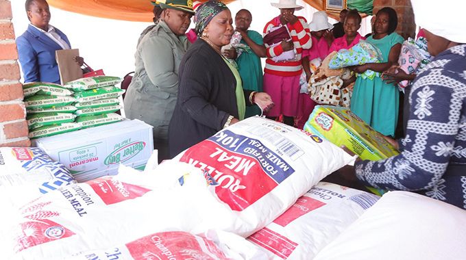 First Lady Dr Auxillia Mnangagwa donated blankets, expecting mother’s preparation kits, new born babies kits, food hampers, soap, washing powder and mealie meal among other goods during her visit at Chikurubi female prison in Harare. Pictures: John Manzongo