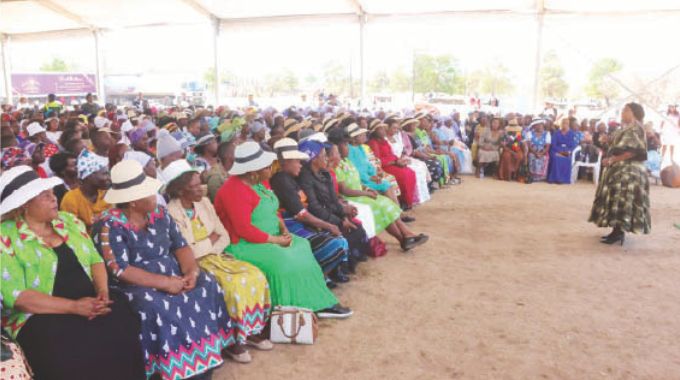 First Lady takes Afrikana Family Humanism to Manicaland where she spoke out against extra marital affairs, drug and substance abuse.