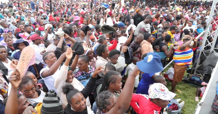 Some of the attendees during First Lady Dr Auxillia Mnangagwa’s oversubscribed Toddlers’ Warm Bowl Project in Epworth
