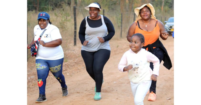 Participants show their patriotic spirit during the Chinhoyi Seven Heroes Valour Run