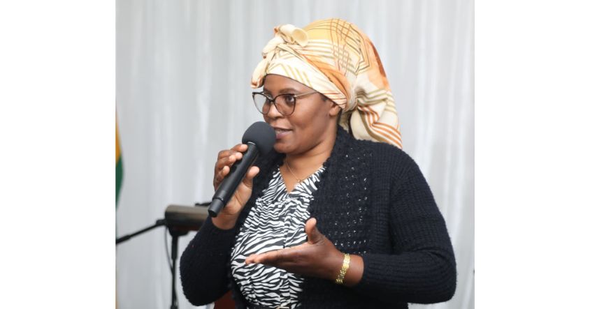 Mrs Ingidzayi Nyahando shares her preferred style of tying a doek during First Lady Dr Auxillia Mnangagwa’s interactive session with church members on the Doek Drive Initiative.